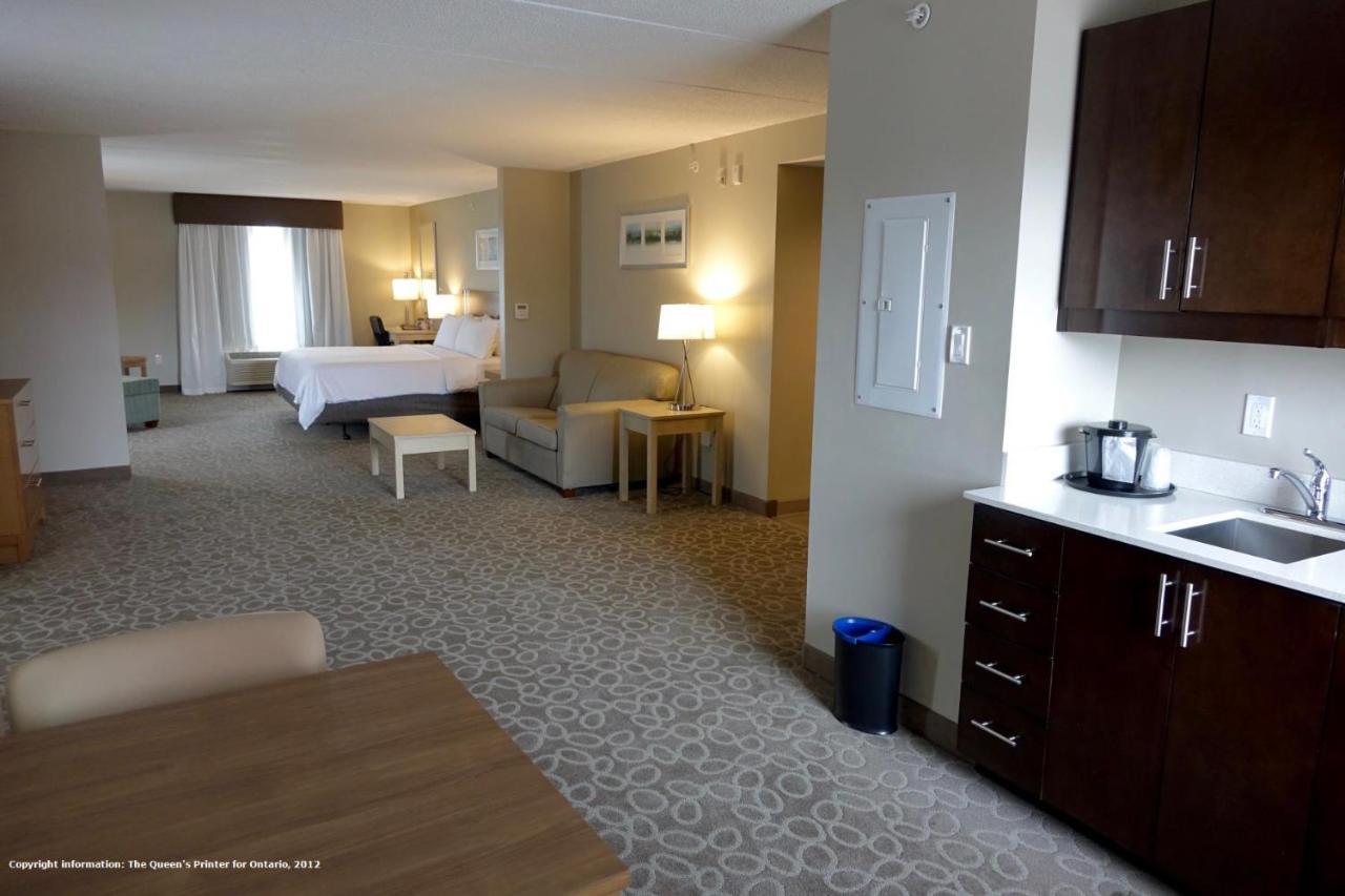 Holiday Inn Express & Suites Oshawa Downtown - Toronto Area By Ihg Exteriör bild