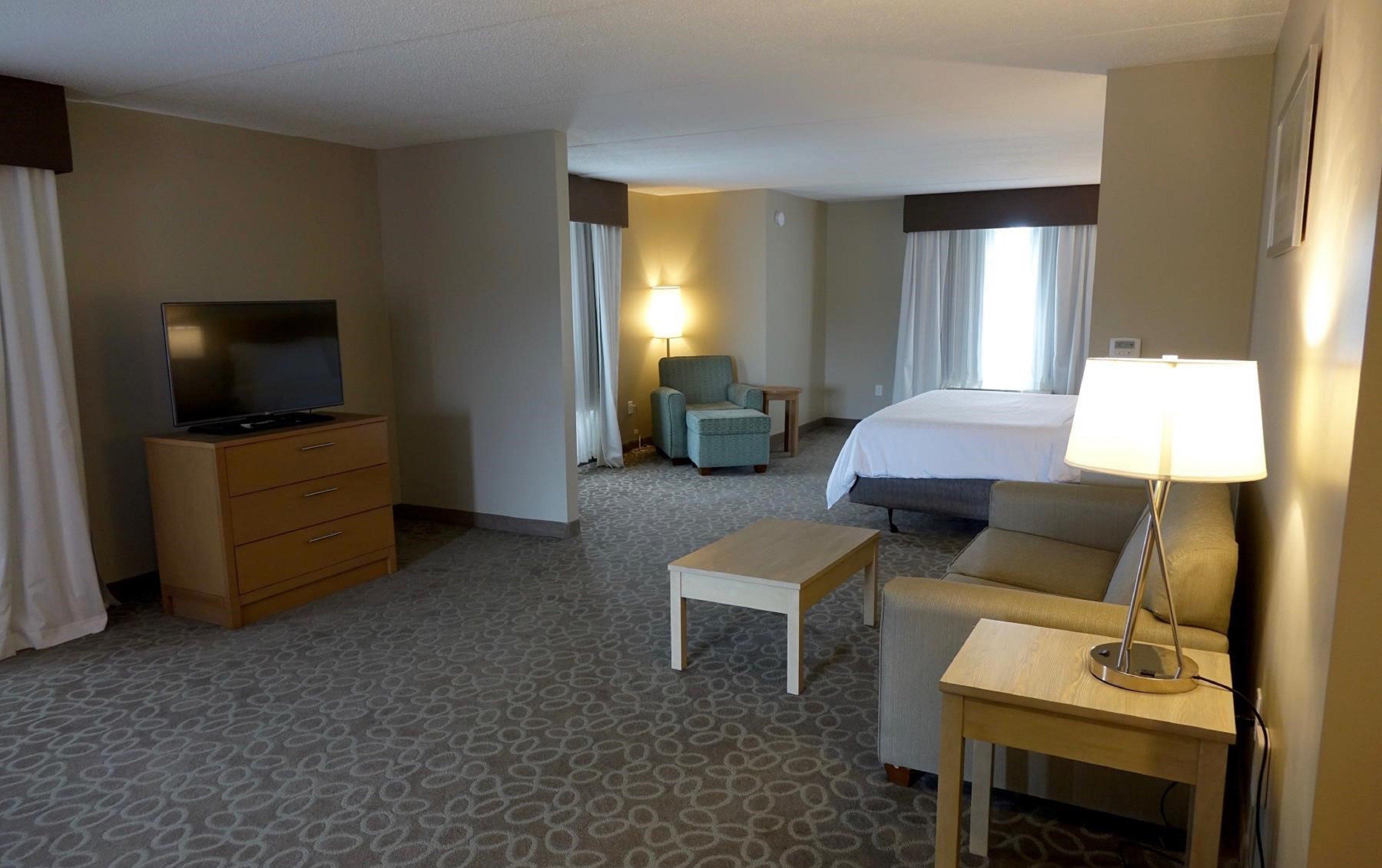 Holiday Inn Express & Suites Oshawa Downtown - Toronto Area By Ihg Exteriör bild