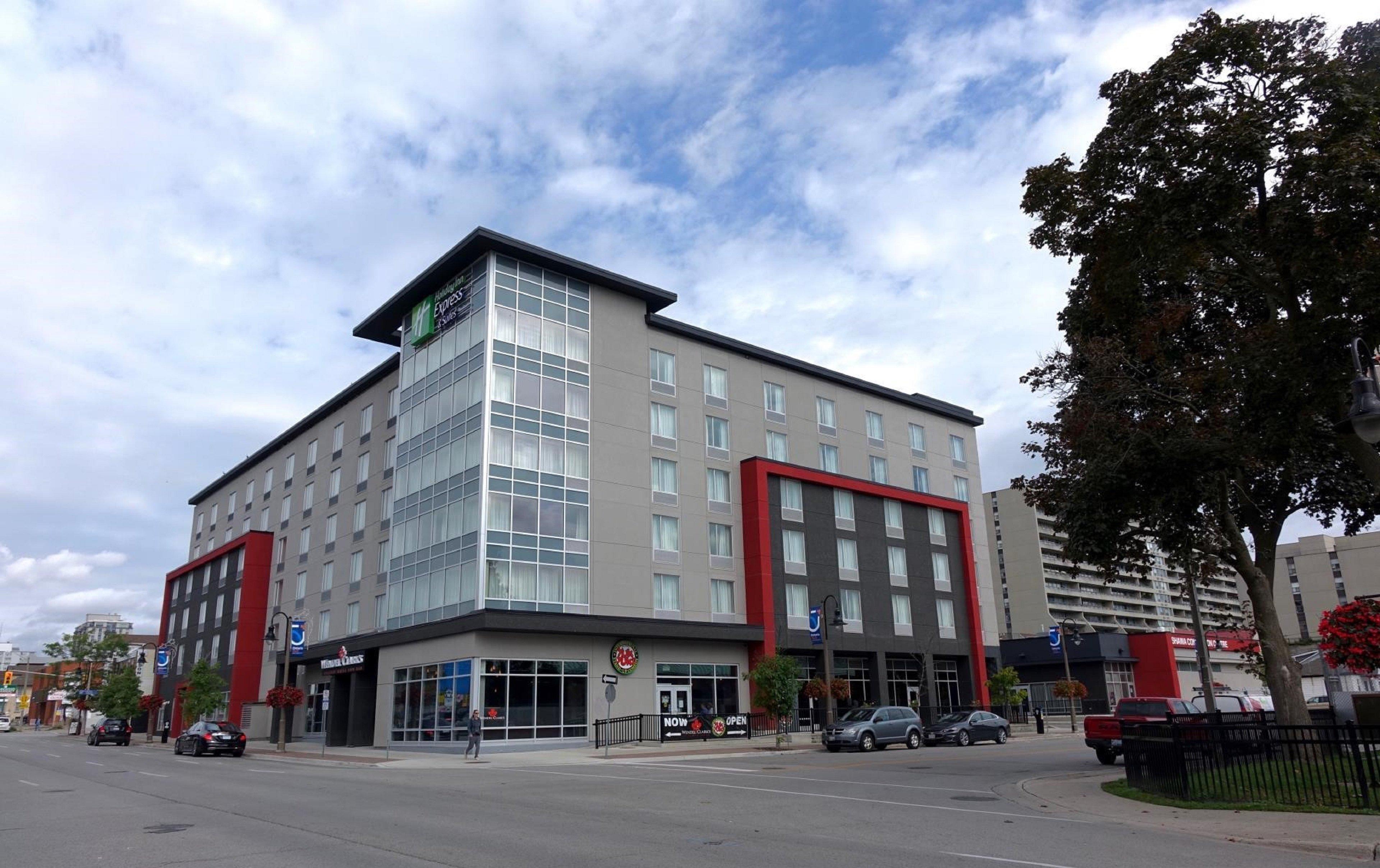 Holiday Inn Express & Suites Oshawa Downtown - Toronto Area By Ihg Exteriör bild