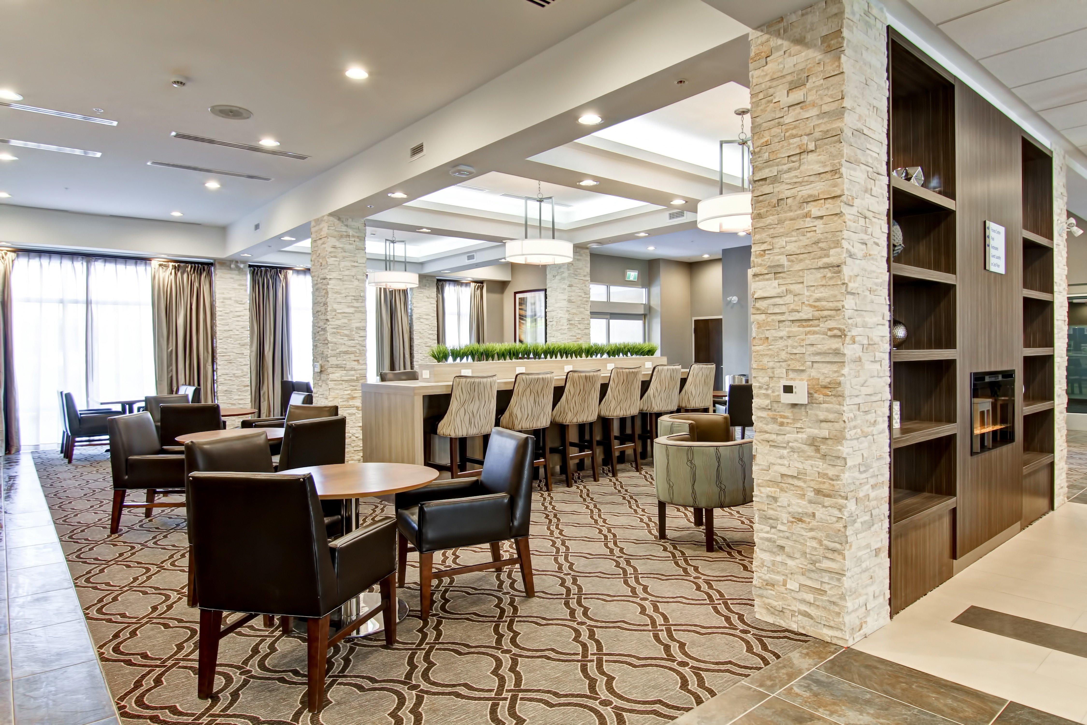 Holiday Inn Express & Suites Oshawa Downtown - Toronto Area By Ihg Exteriör bild
