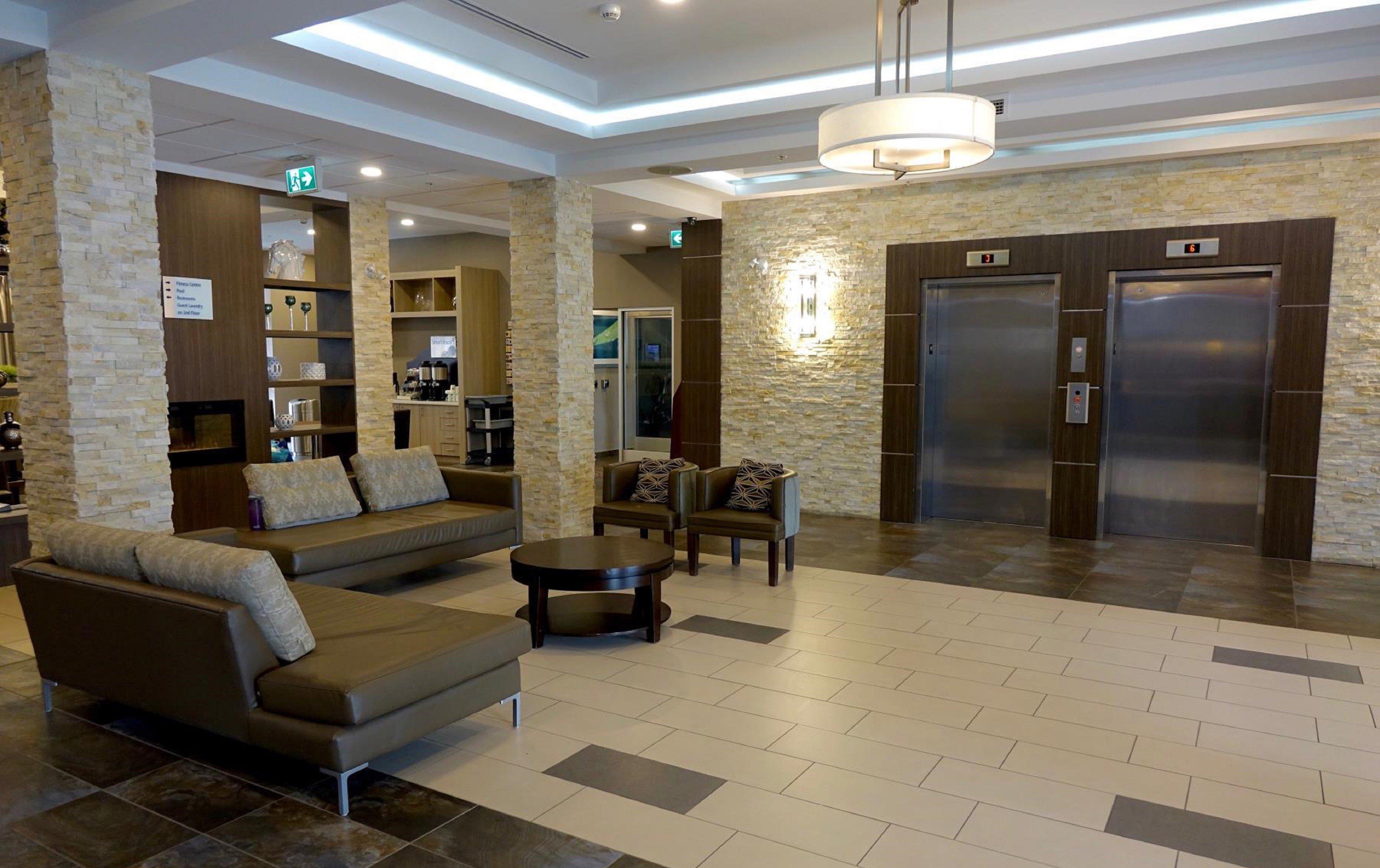 Holiday Inn Express & Suites Oshawa Downtown - Toronto Area By Ihg Exteriör bild
